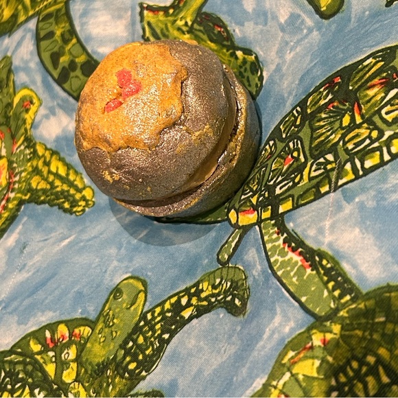 RARE LUSH COSMETICS CHRISTMAS PUDDY HOLLY BUBBLEROON (Last One Available) - Picture 5 of 6